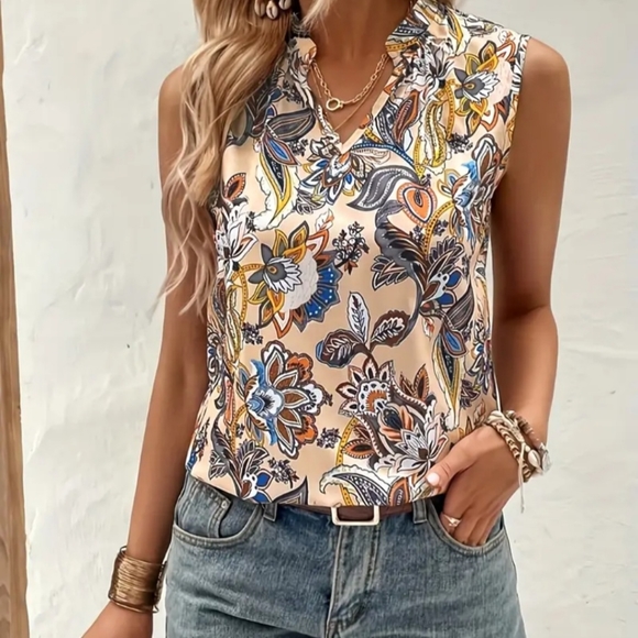 🆕️ Paisley Print Sleeveless Blouse. - Picture 2 of 8
